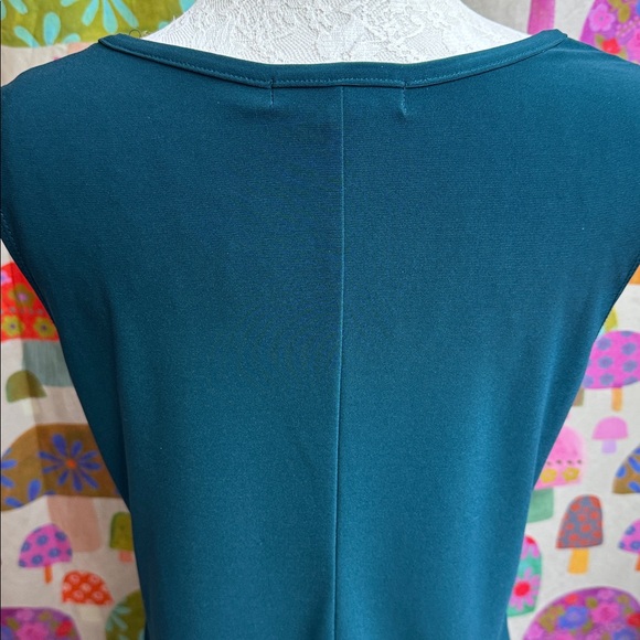 Adele & May Sleeveless Top. Medium - Picture 6 of 10